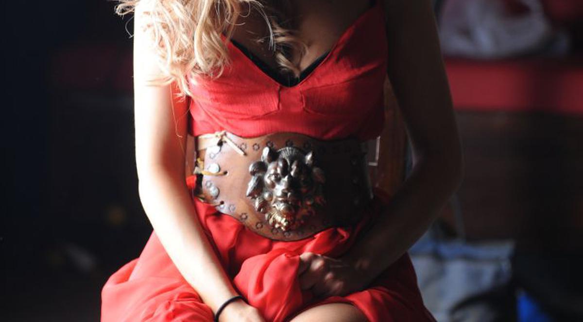 MOTIVUL REAL pentru care NU MAI POATE CÂNTA ALEXANDRA STAN! NU este din cauza RĂNILOR BĂTĂII