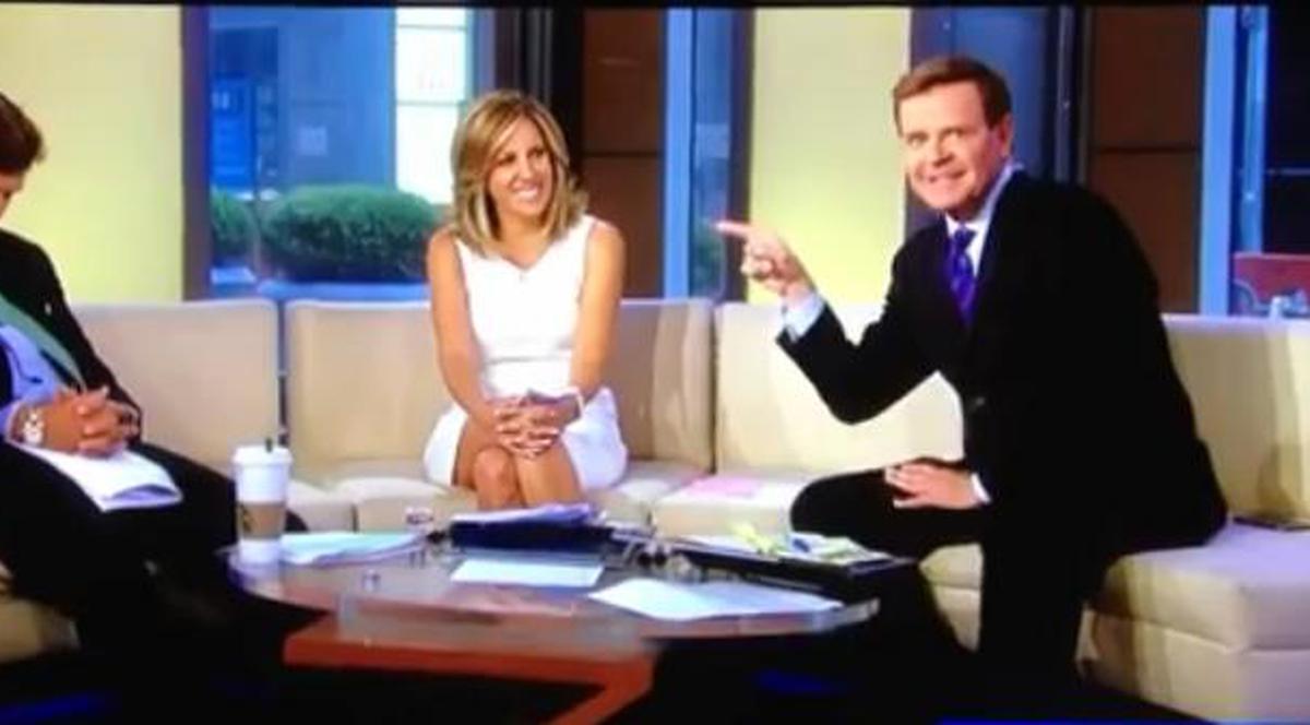 ABSOLUT PENIBIL! Iată CUM S-A FĂCUT DE RÂS UN PREZENTATOR TV, ÎN DIRECT! VIDEO