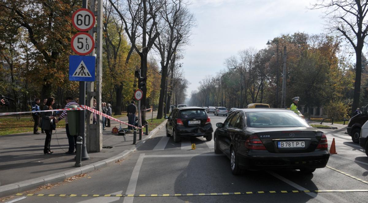 Bunică şi nepoată, lovite pe trecerea de pietoni de un şofer neatent