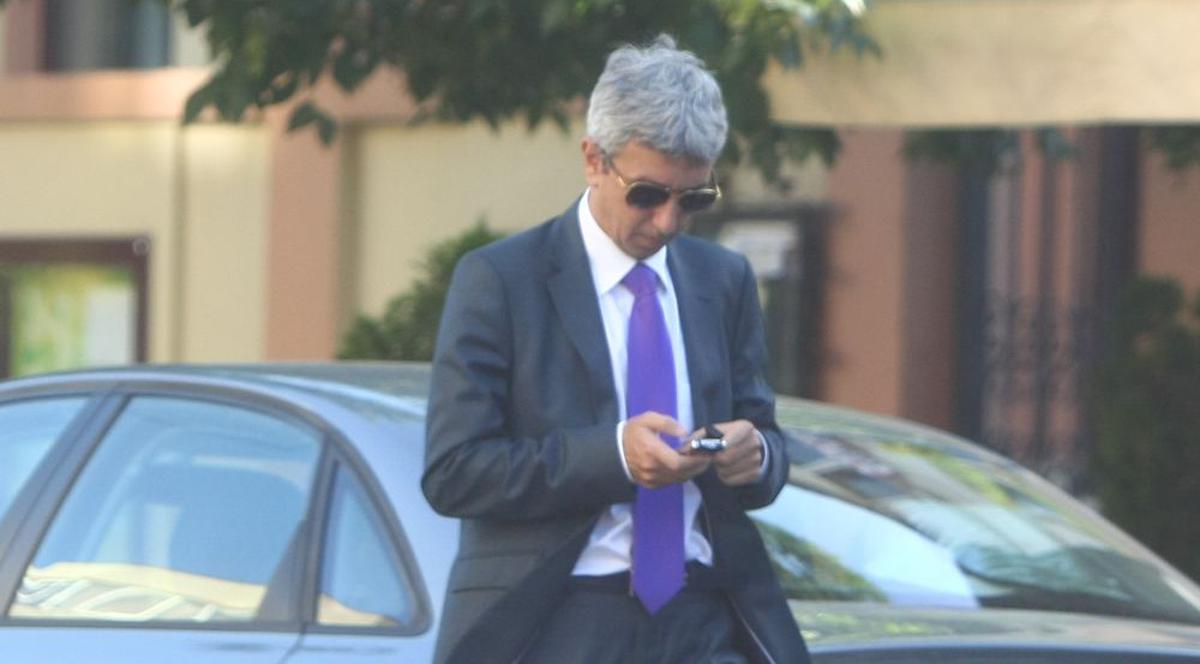 Dan Diaconescu revine pe STICLĂ şi va emite dintr-o BISERICĂ de la VATICAN