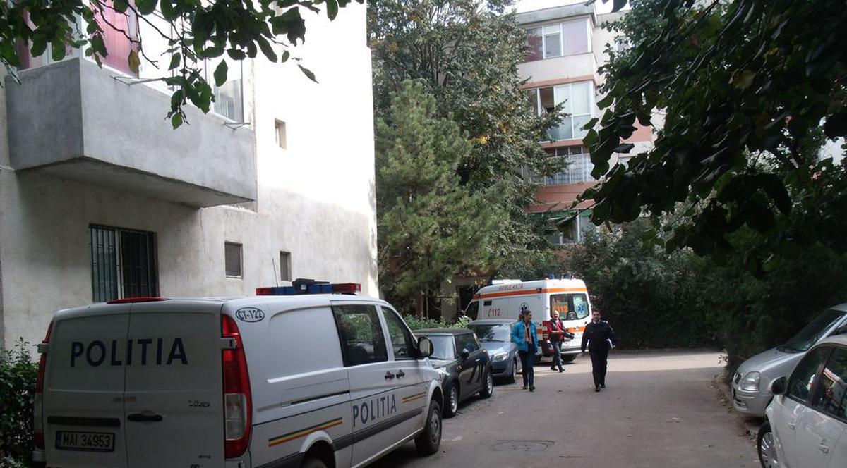 Exploxie într-un bloc din Constanţa! O persoană a fost rănită | FOTO