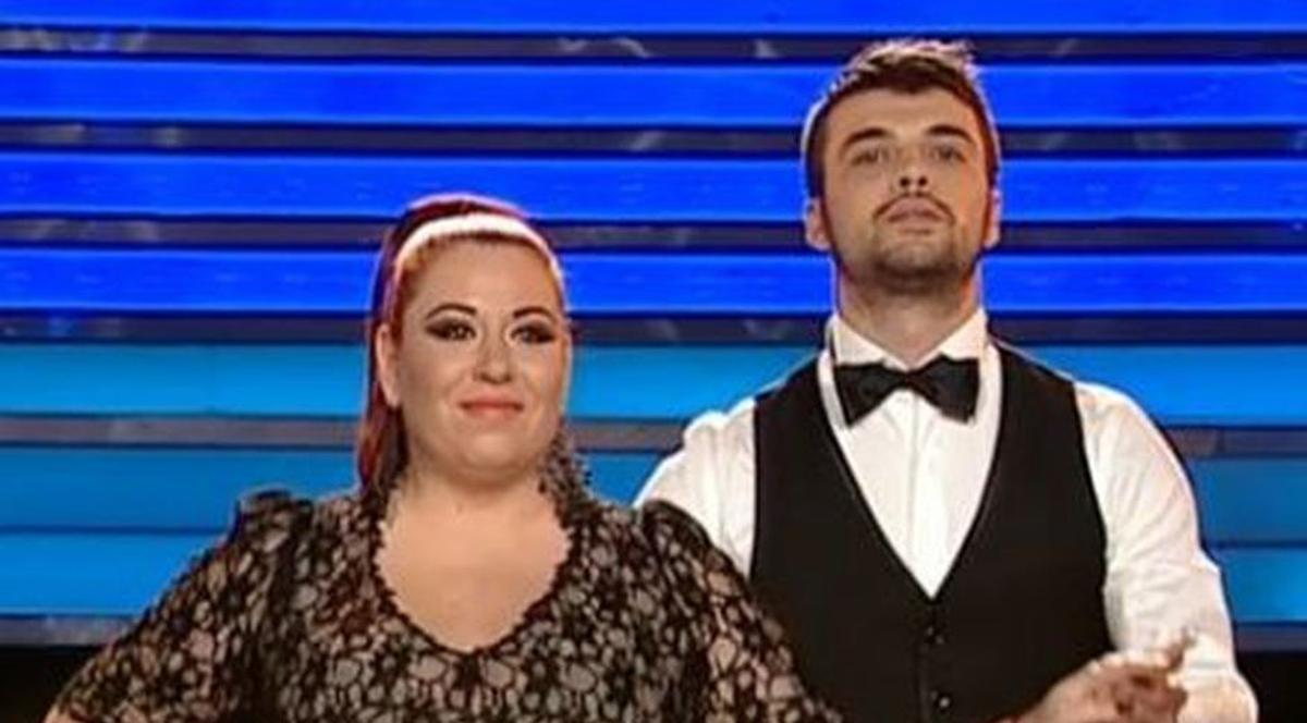 DANSEZ PENTRU TINE. Oana Roman a oferit momentul serii alături de Marius. VEZI IMAGINEA SUPER EMOŢIONANTĂ