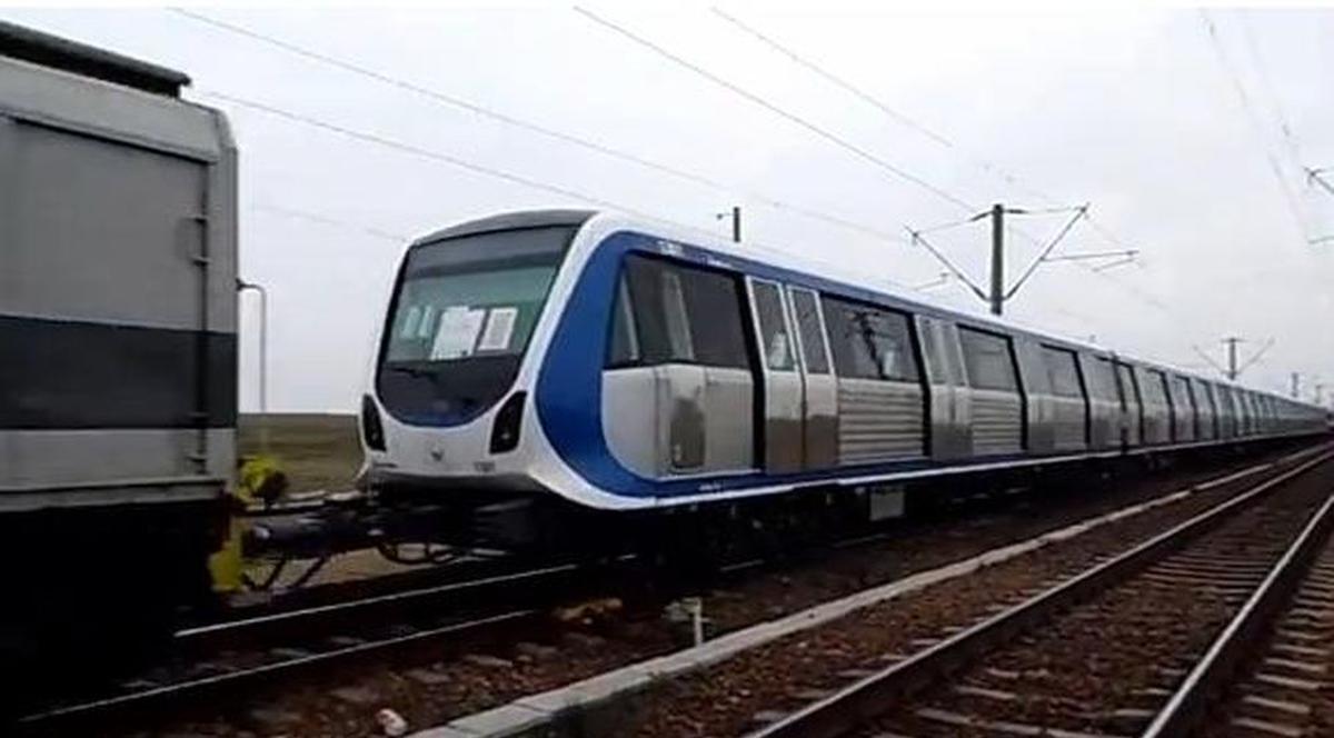 Bucureştenii vor circula cu frumuseţea asta în subteran! Vezi primele imagini cu trenul de metrou Dunărea | VIDEO