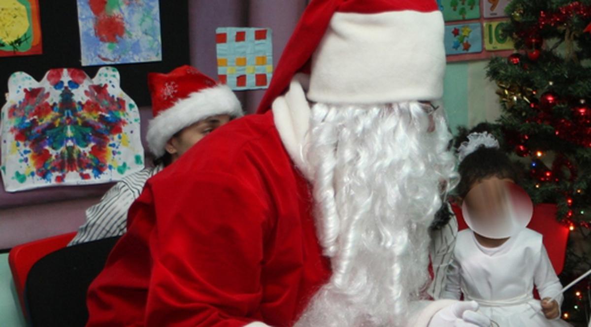 Moş Crăciun invită copiii la concurs de împodobit brazi