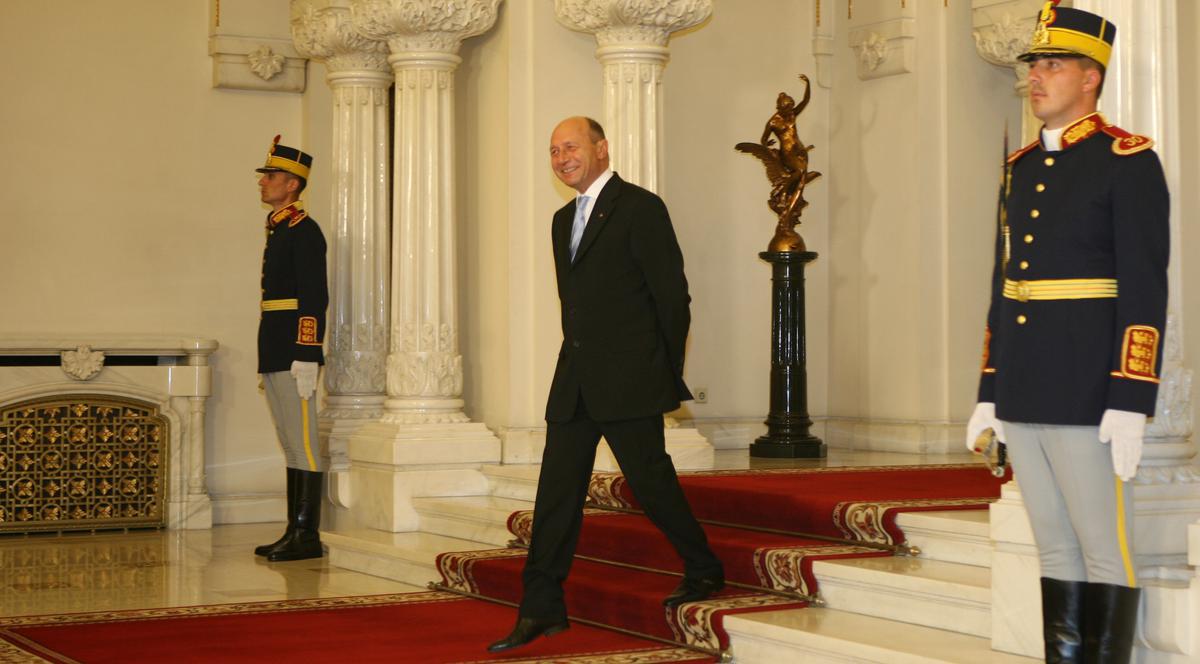 1 DECEMBRIE. Recepţia oferită de Traian Băsescu, FĂRĂ PRIMII OAMENI ÎN STAT | Află de ce L-AU REFUZAT Ponta şi Antonescu