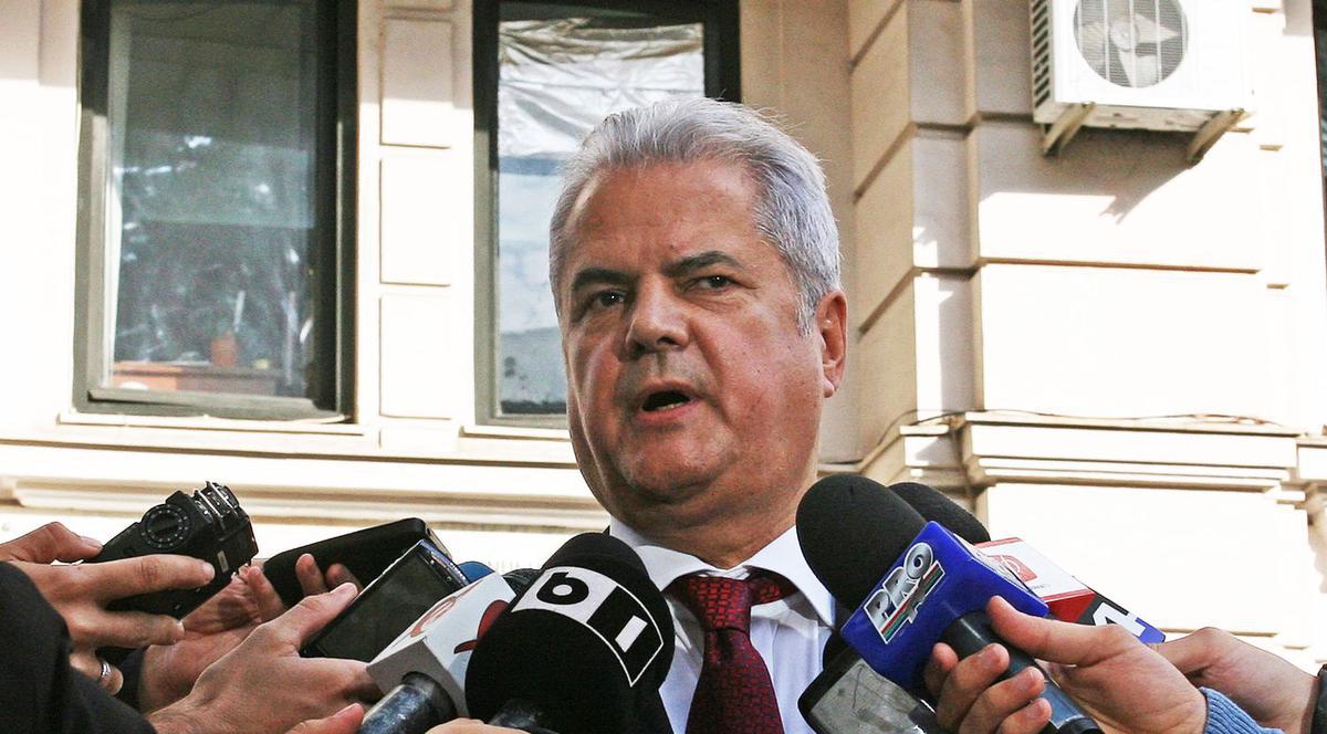 Zi importantă pentru Adrian Năstase. Fostul premier s-ar putea întoarce astăzi la puşcărie