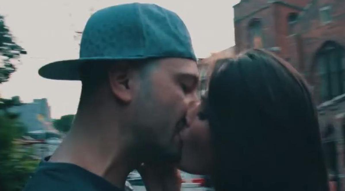 IMAGINI DE INFARCT! În prag de divorţ, Alina Puşcaş SĂRUTĂ UN ALT BĂRBAT! Video