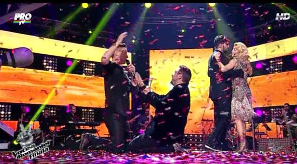 VOCEA ROMÂNIEI. Bucurie de nedescris după ce MIHAI CHIŢU A CÂŞTIGAT. Loredana şi Smiley au dansat, Brenciu a căzut în genunchi