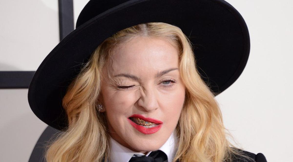 REFUZĂ SĂ ACCEPTE că ÎMBĂTRÂNEŞTE! MADONNA, CU CHIPUL ÎNGHEŢAT! Vezi ce şi-a făcut ARTISTA! GALERIE FOTO