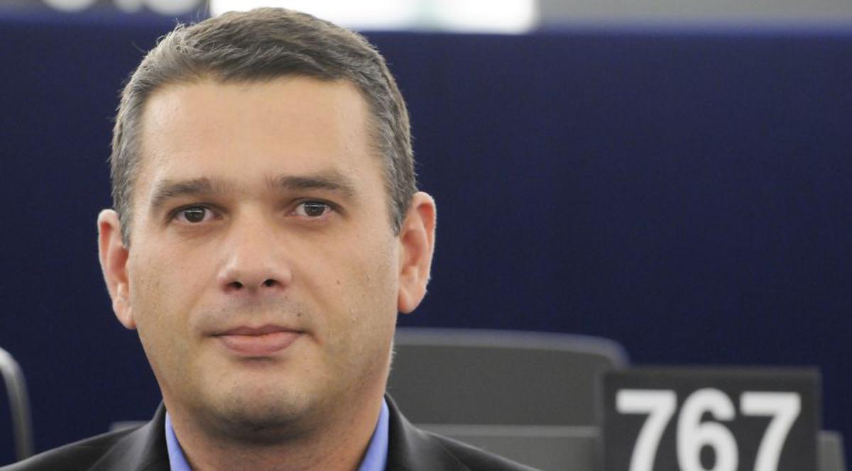 SENZAŢIONAL! În loc să dea ALOCAŢIE COPIILOR, Guvernul Ponta SPIONEAZĂ ALBINELE