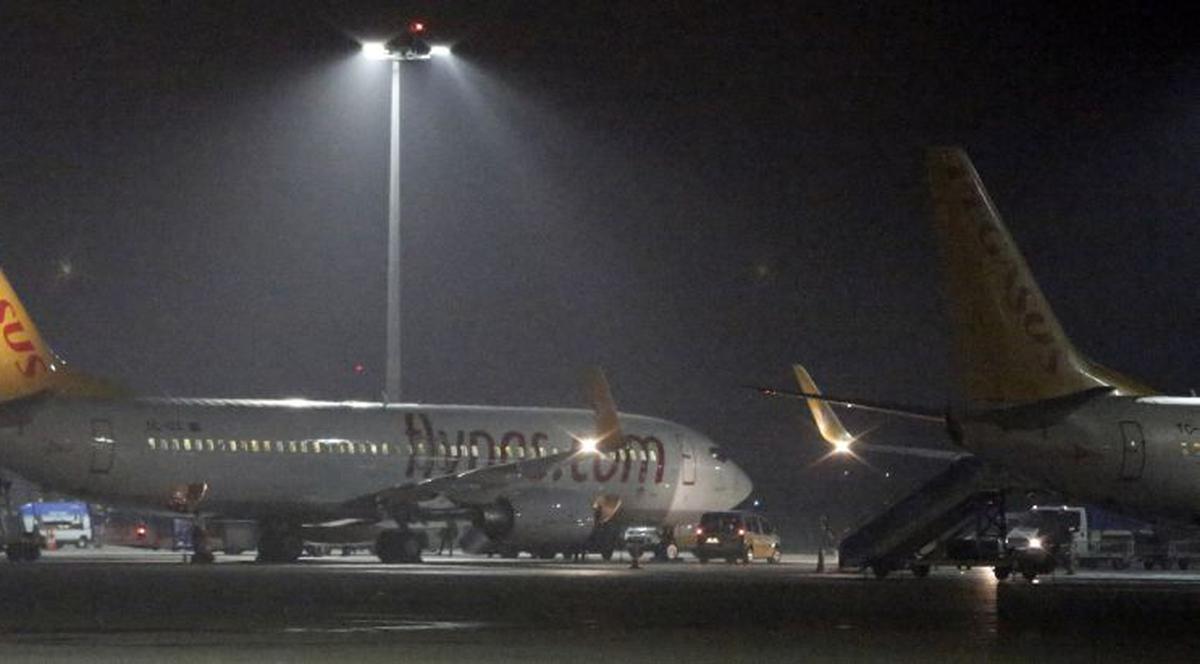 AVION DETURNAT LA ISTANBUL. Un ucrainean care vrea să ajungă la Soci AMENINŢĂ CĂ ARUNCĂ AERONAVA ÎN AER