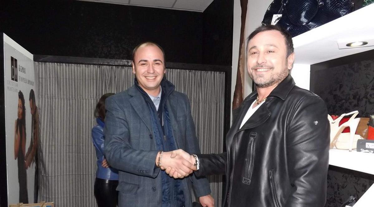 Cristi Munteanu, fostul portar de la Dimano, intrat recent în lumea modei, şi-a deschis primul magazin într-un complex comercial din Galaţi