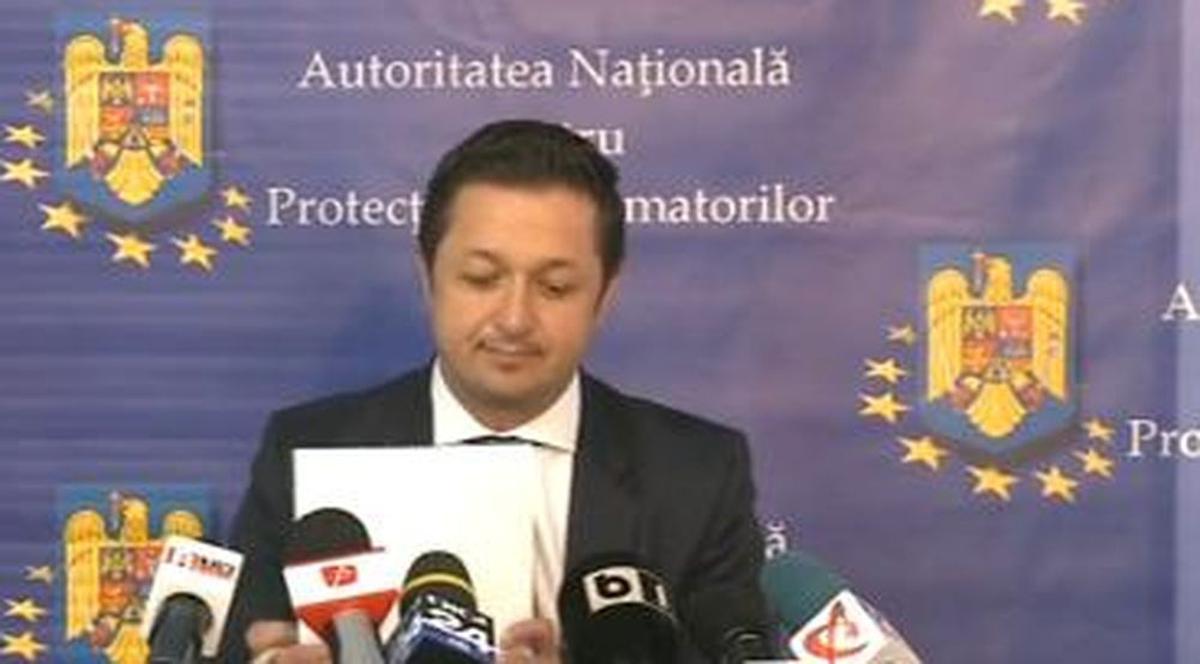 Haine pentru copii, RETRASE din magazine de ANPC. Bumbacul "100%" de pe etichetă era poliester