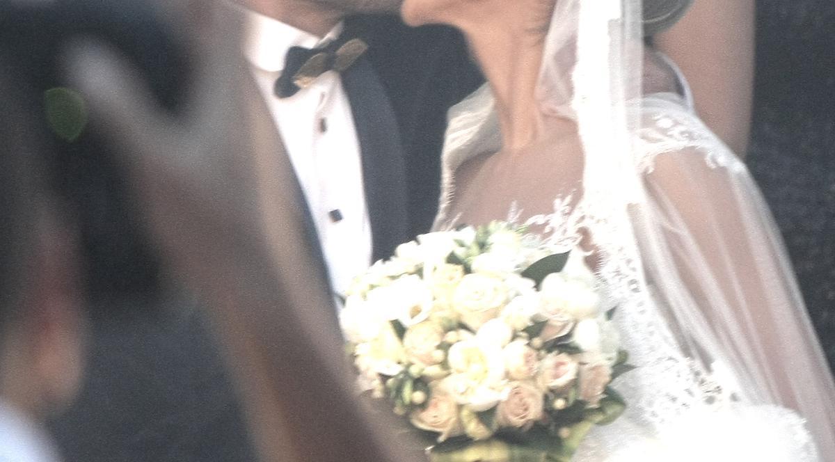 Pepe şi Raluca S-AU CĂSĂTORIT în faţa lui Dumnezeu! Cum a fost DANSUL MIRILOR? FOTO