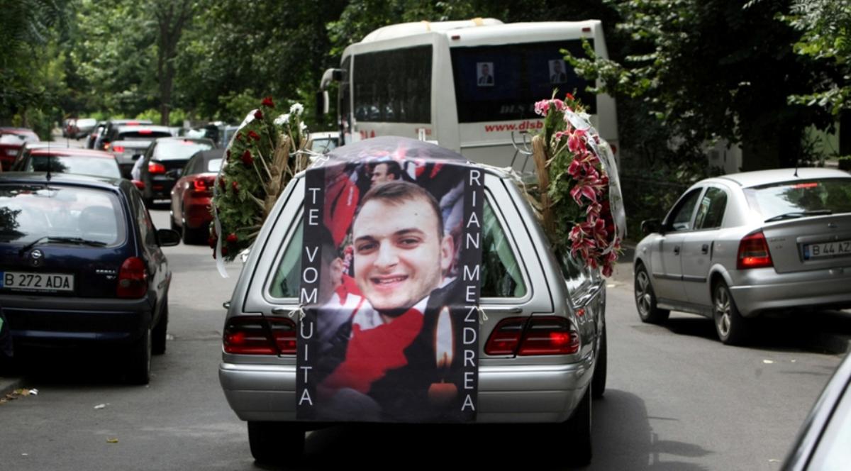 Marian Mezdrea, tânărul decedat la Mamaia, a fost înmormântat!