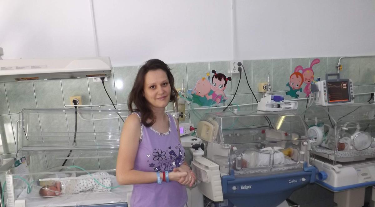 De opt ani îşi doreşte un copil şi acum a adus pe lume TRIPLEŢI!