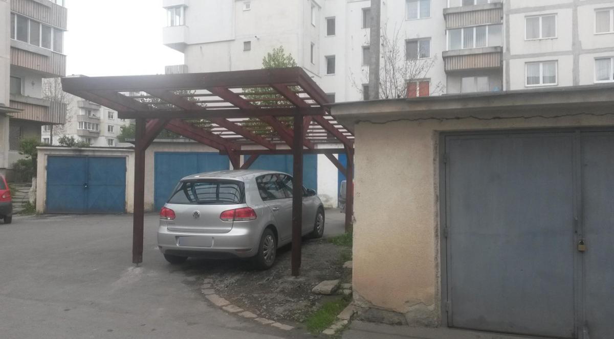 N-o să-ţi vină să crezi! Uite ce garaj şi-a improvizat acest şofer!