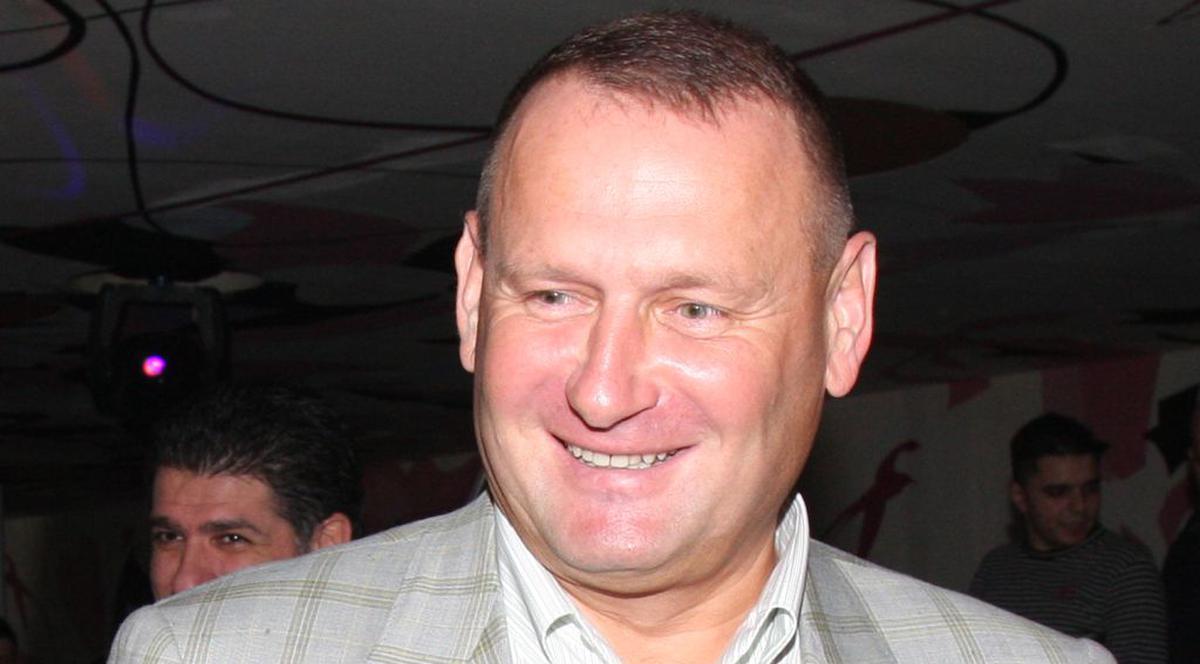 Viorel Cataramă: Euro ar trebui să fie peste 5 lei. Reacția BNR. Viorel Cataramă în costum