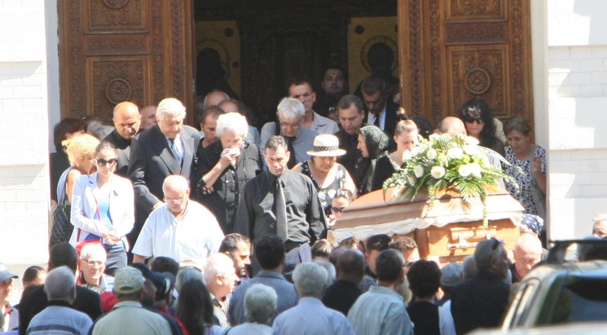 IMAGINI SFÂŞIETOARE DE LA ÎNMORMÂNTAREA LUI DINU PATRICIU! | FOTO&VIDEO
