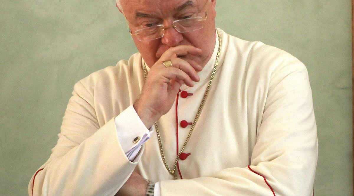 UN NOU SCANDAL ZGUDUIE VATICANUL! Papa Francisc a cerut ARESTAREA UNUI FOST ARHIEPISCOP ACUZAT DE PEDOFILIE