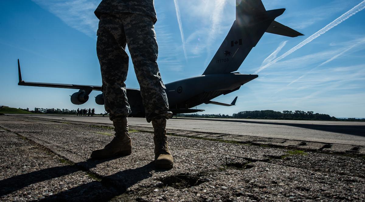 Cel puţin şase morţi după ce un avion militar s-a prăbuşit în Egipt