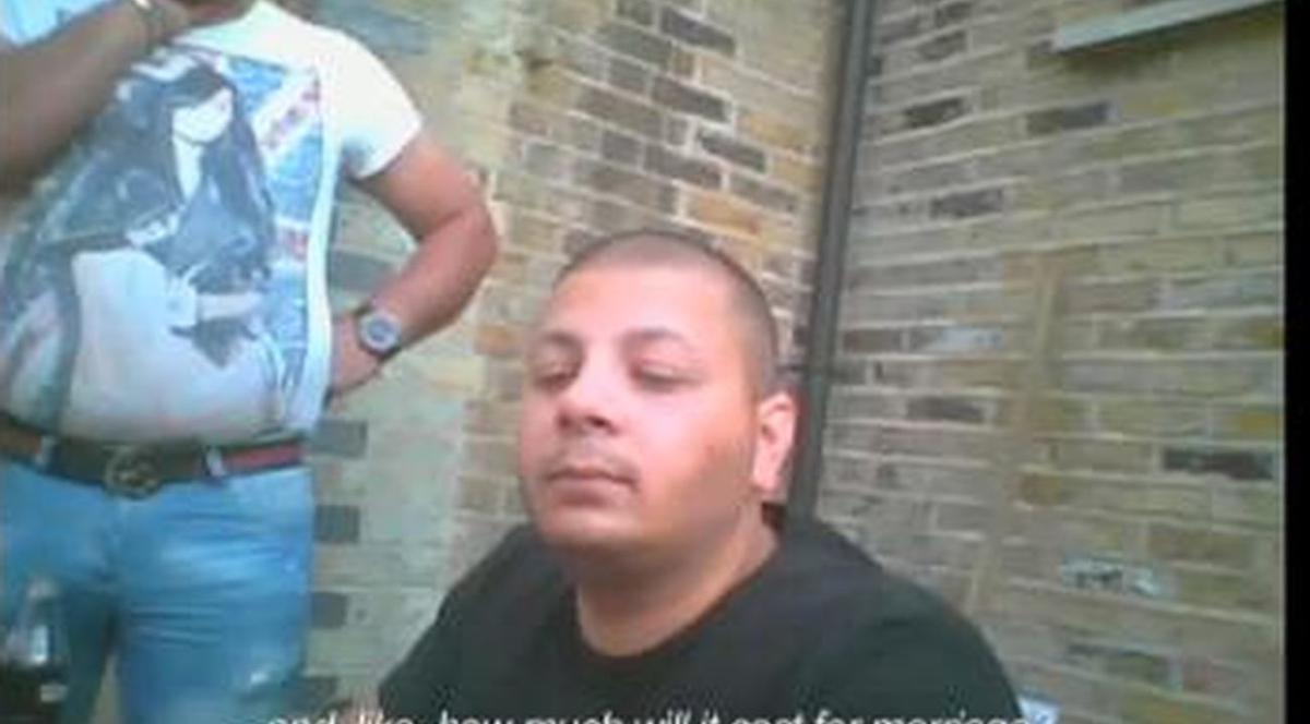 HALUCINAT! O GRUPARE de ROMI au o "AFACERE" în Anglia: Căsătorii gay false pentru imigranţii ilegali | VIDEO