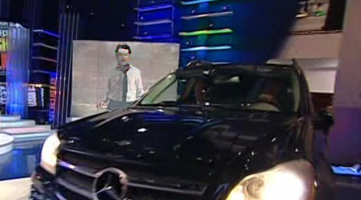 Vadim Tudor a intrat cu "MERŢANUL" în platou. CE EXPLICAŢIE ULUITOARE a avut