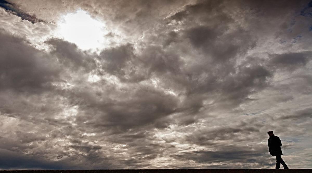 Vreme urâtă în aproape toată ţara. Cod galben de ploi în 11 JUDEŢE