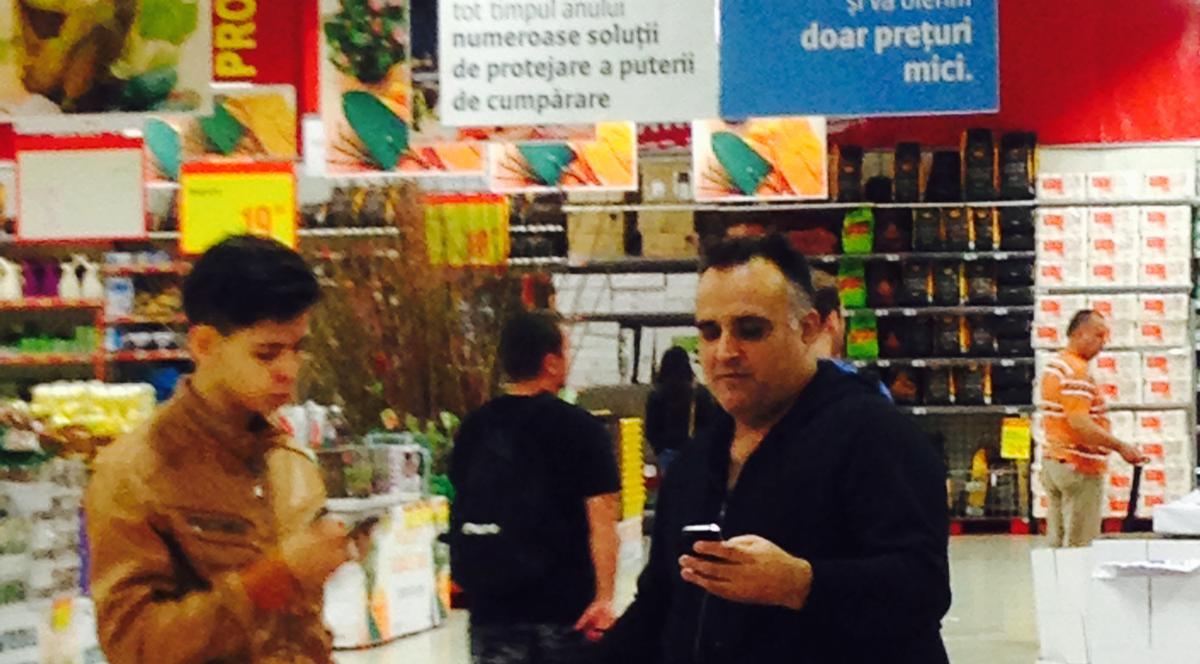O performanţă ce lasă cu gura căscată şi o gospodină! Cum şi-a făcut cumpărăturile Cristi Faur | FOTO