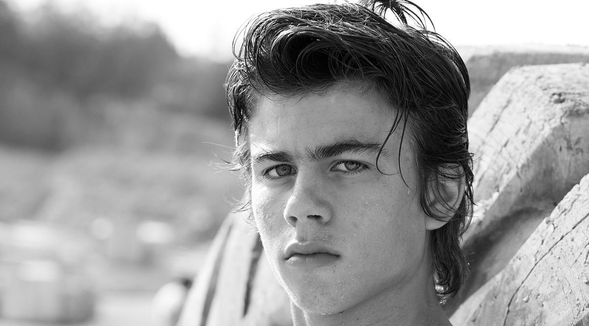 SCANDAL LA X FACTOR! Un concurent s-a POZAT GOL-GOLUŢ şi a PUBLICAT FOTOGRAFIILE PE INTERNET