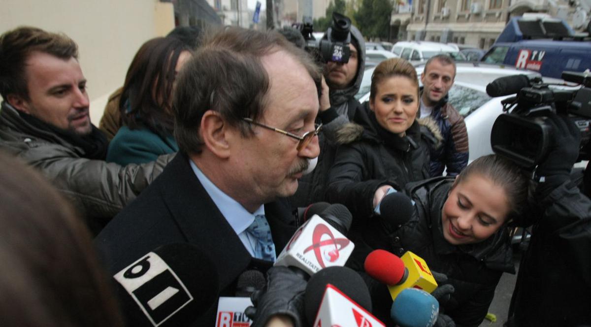 MIRCEA BĂSESCU MERGE ACASĂ! A fost scos din arest preventiv şi plasat în arest la domiciliu | FOTO