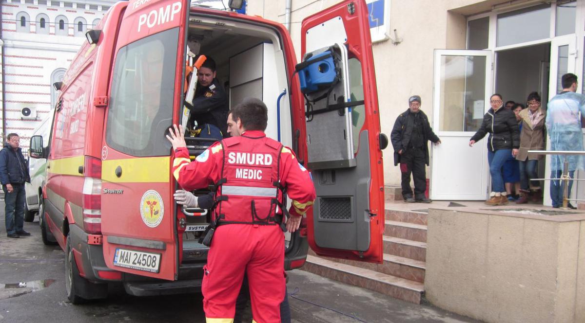 Şocant! Elevă de clasa a VII-a din Baia Mare, operată de urgenţă după ce a fost snopită în bătaie de un coleg