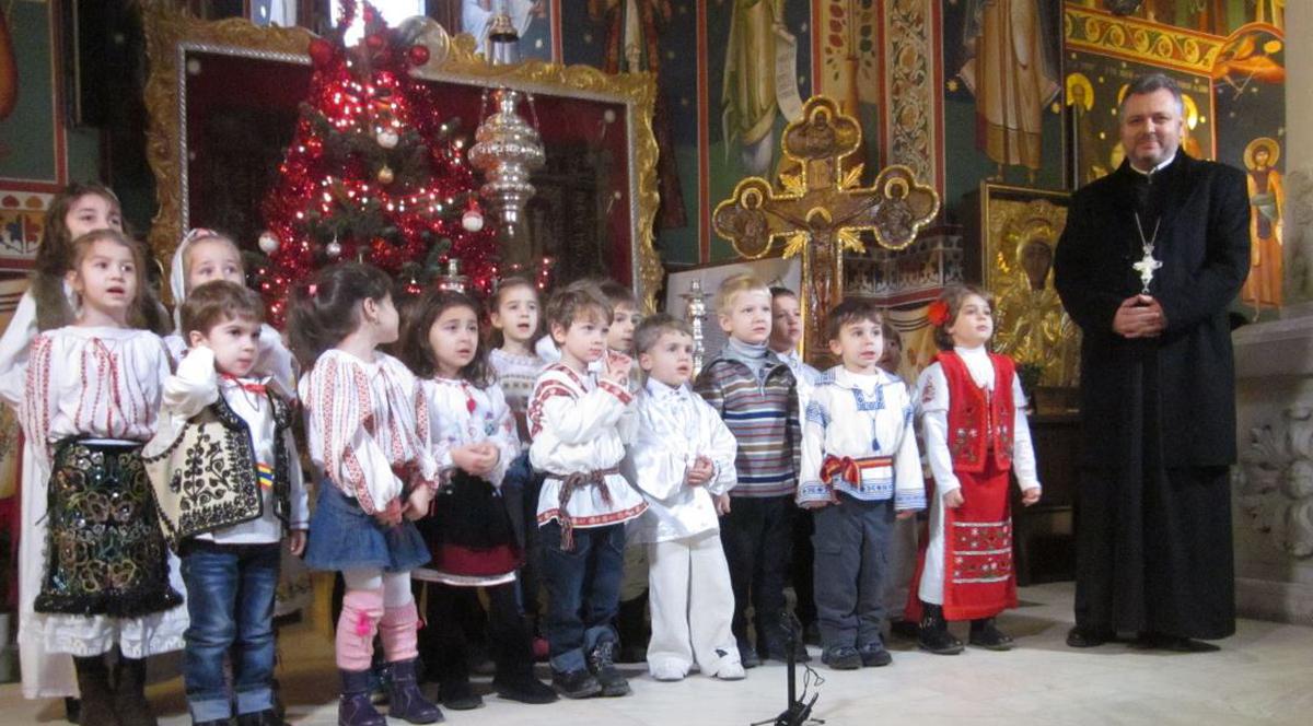 Moș Crăciun a venit la biserica lui Brâncoveanu 