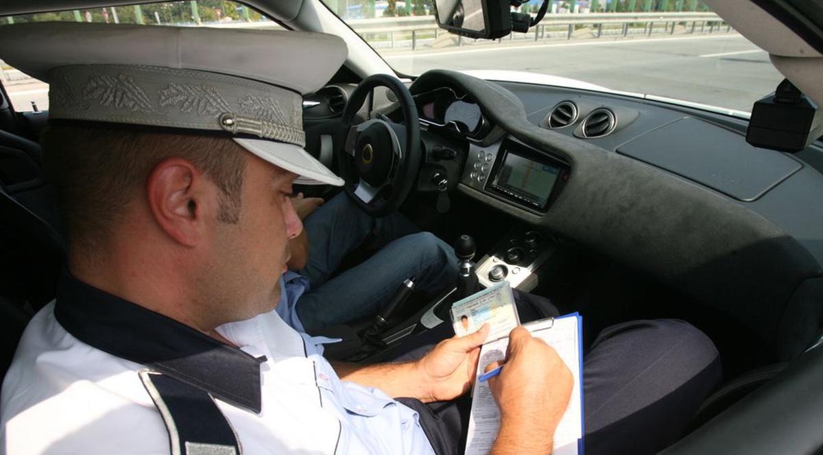 ATENȚIE ȘOFERI! 420 de radare vor fi pe șosele de 1 Mai. Vezi cum va fi supravegheat traficul pe Autostrada Soarelui!