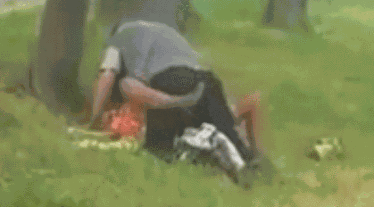 O partidă de amor în aer liber poate costa chiar și 1.000 de lei Locurile preferate ale cuplurulor mult prea încinse sunt parcurile, pasajele și terenurile virane pline de buruieni