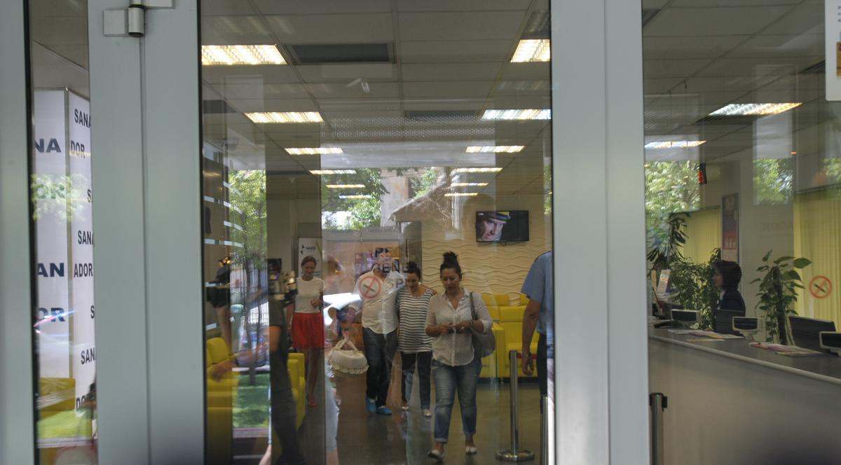 Primele imagini și declarații ale Andrei, la ieșirea din maternitate | FOTO