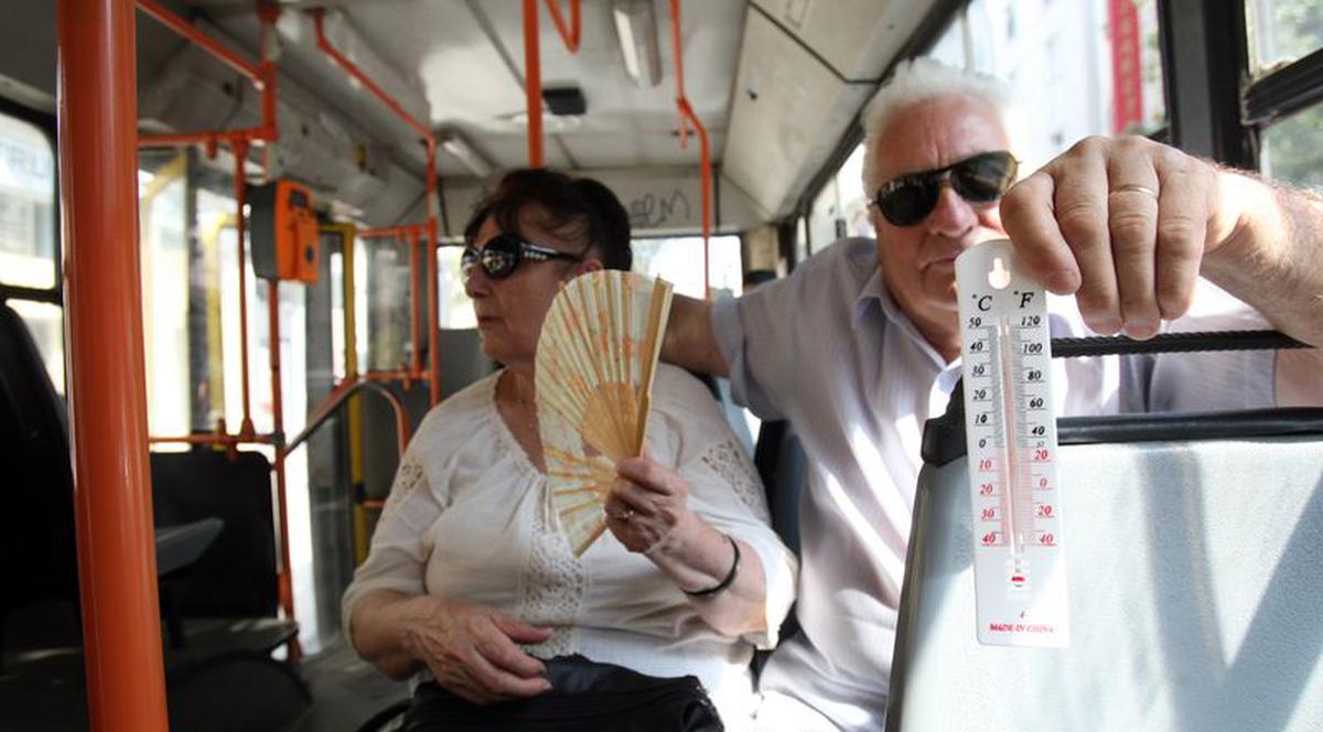 Iată răspunsul la întrebarea: De ce circulă RATB-urile fără AER CONDIȚIONAT?