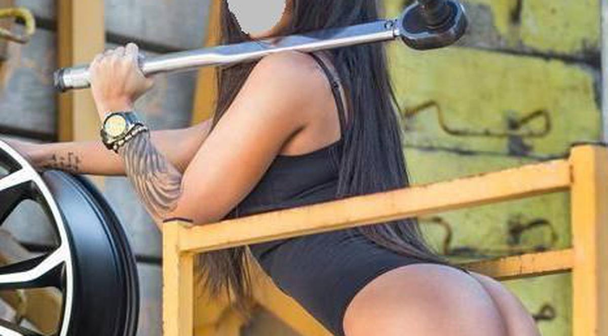 ”Vreau să fiu sclavul tău sexual”... asta da propunere indecentă pentru o vedetă de la noi. Ce a răspuns ea?