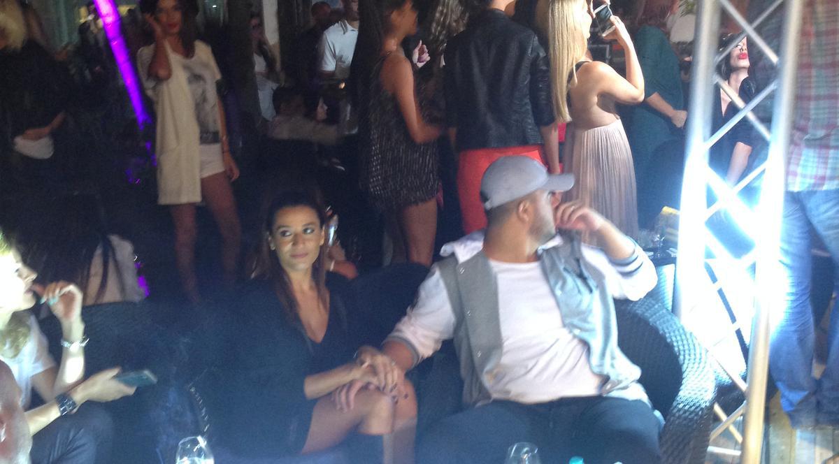 Bădălău a pipăit-o în public pe Sexxy-Claudia