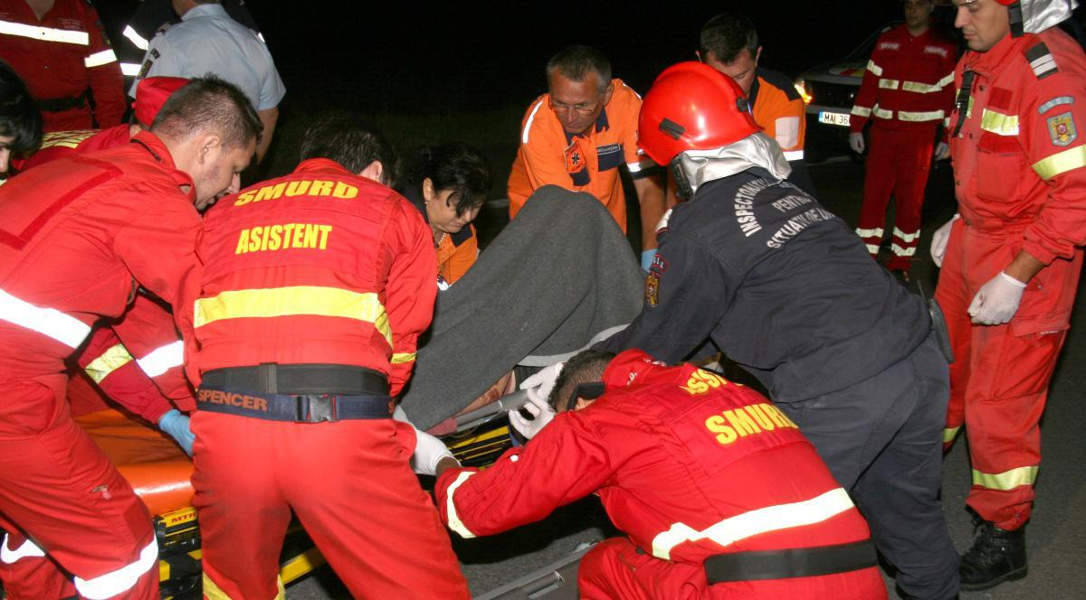 Imagini șocante de la accidentul teribil de pe A2! Turiștii ucraineni care au supraviețuit erau în stare de șoc 