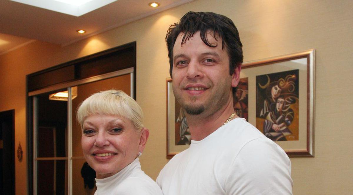 Nimeni nu a ştiut despre asta până acum! Ce sumă colosală i-a lăsat Israela soţului ei pe mână, imediat ce s-au căsătorit!