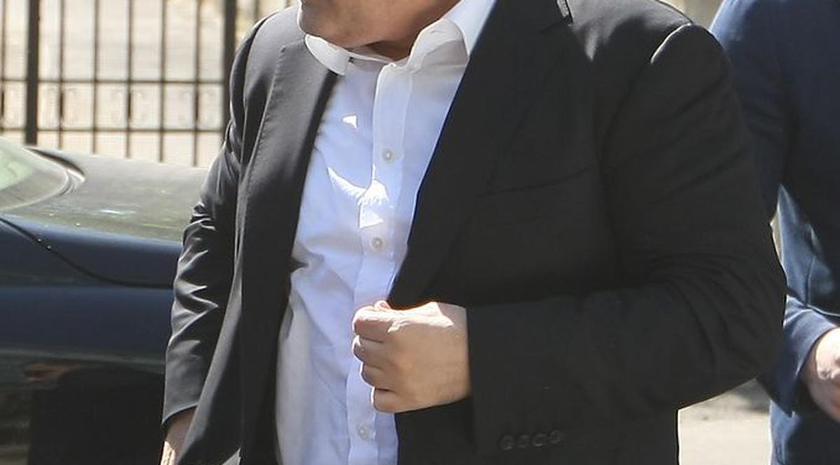 Vanghelie încearcă să scape de arestul judiciar și zice că e student