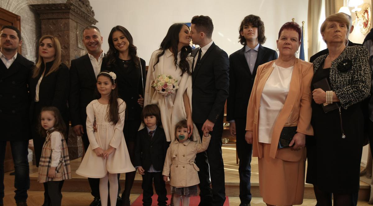 Anca Serea și Adi Sînă s-au căsătorit! Primele imagini de la cununia civilă