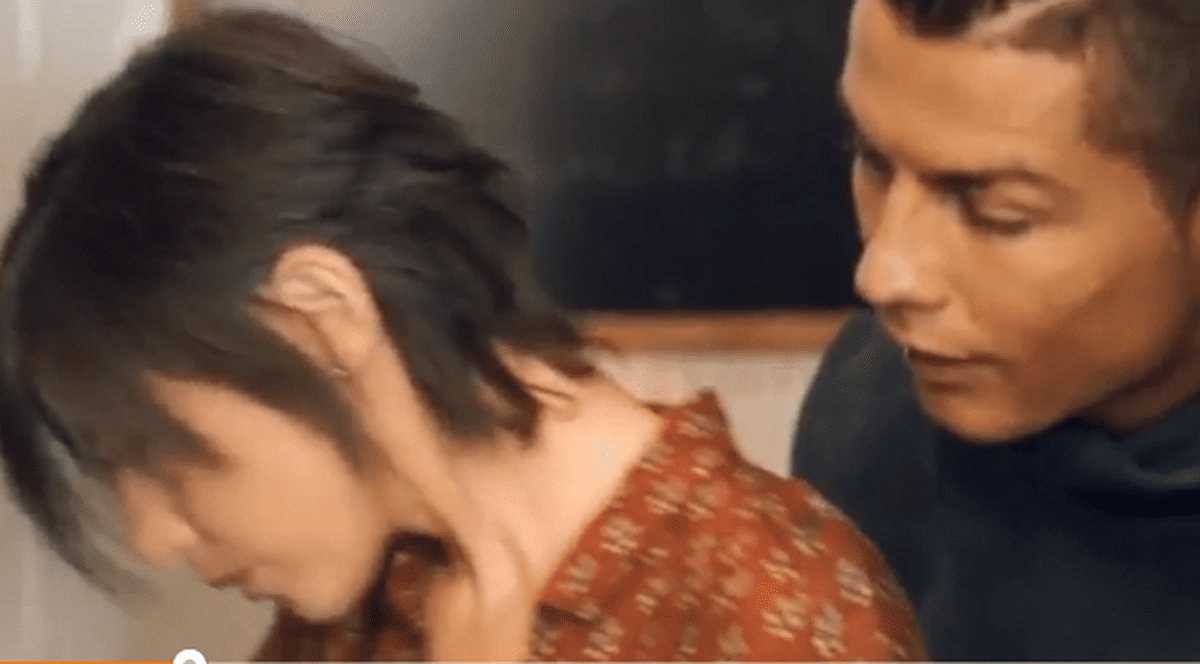 Cristiano Ronaldo are nevastă! E familist convins, o ajută în bucătărie... VIDEO