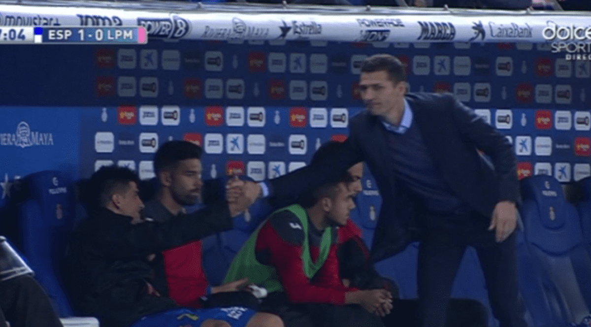 Gâlcă a debutat cu victorie în La Liga. Gol minunat al lui Alcacer, de la Valencia / VIDEO