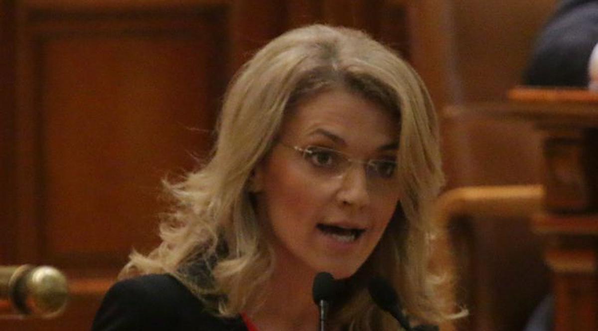 Alina Gorghiu: "La Primăria Capitalei trebuie pusă o bombă"