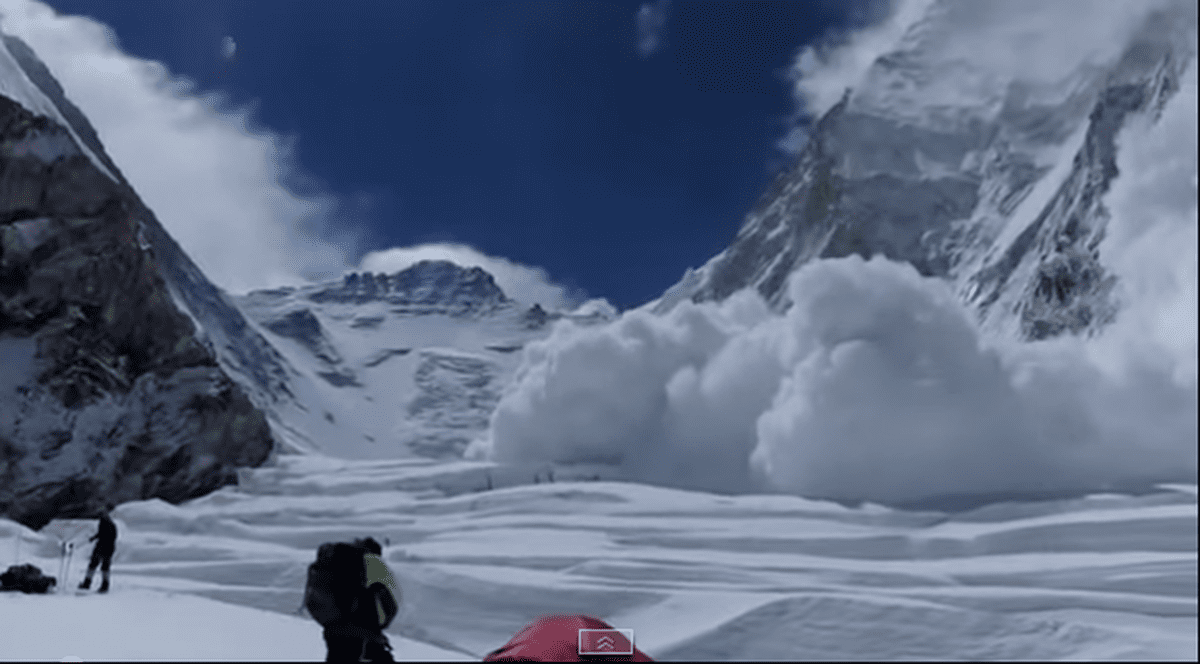 Atenţie! RISC MARE de producere a avalanşelor în Munţii Făgăraş şi Bucegi