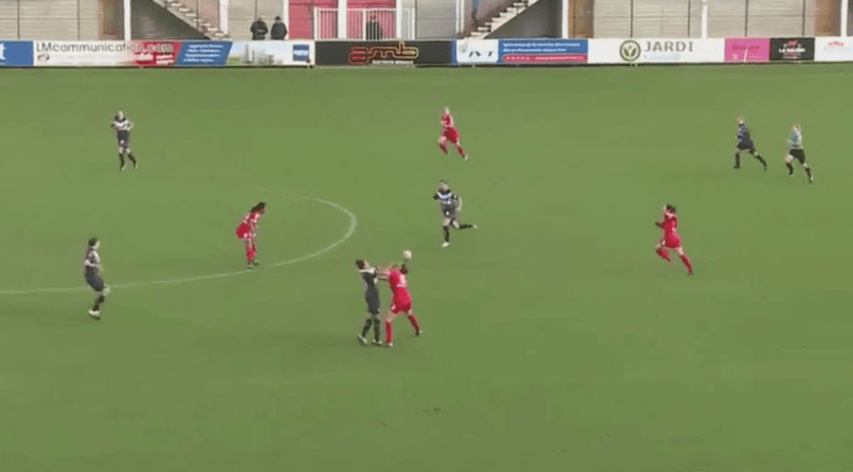 Bataie ca-n 7 păcate într-un meci de fotbal feminin/ VIDEO