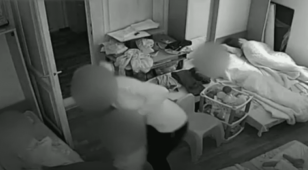 Copiii bătuţi la grădiniţă de directoare vor fi expertizaţi de IML. Femeia neagă toate acuzaţiile