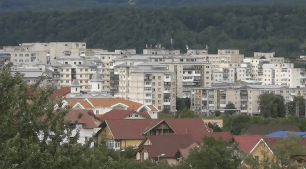 EXCLUSIV. ”Arzoii” scot România la vânzare pe internet! Un oraș a fost dat deja, la bucată!